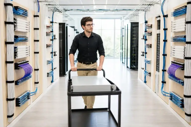Dedicated Server SIEM Log Pipeline – Build Compliance Alerting